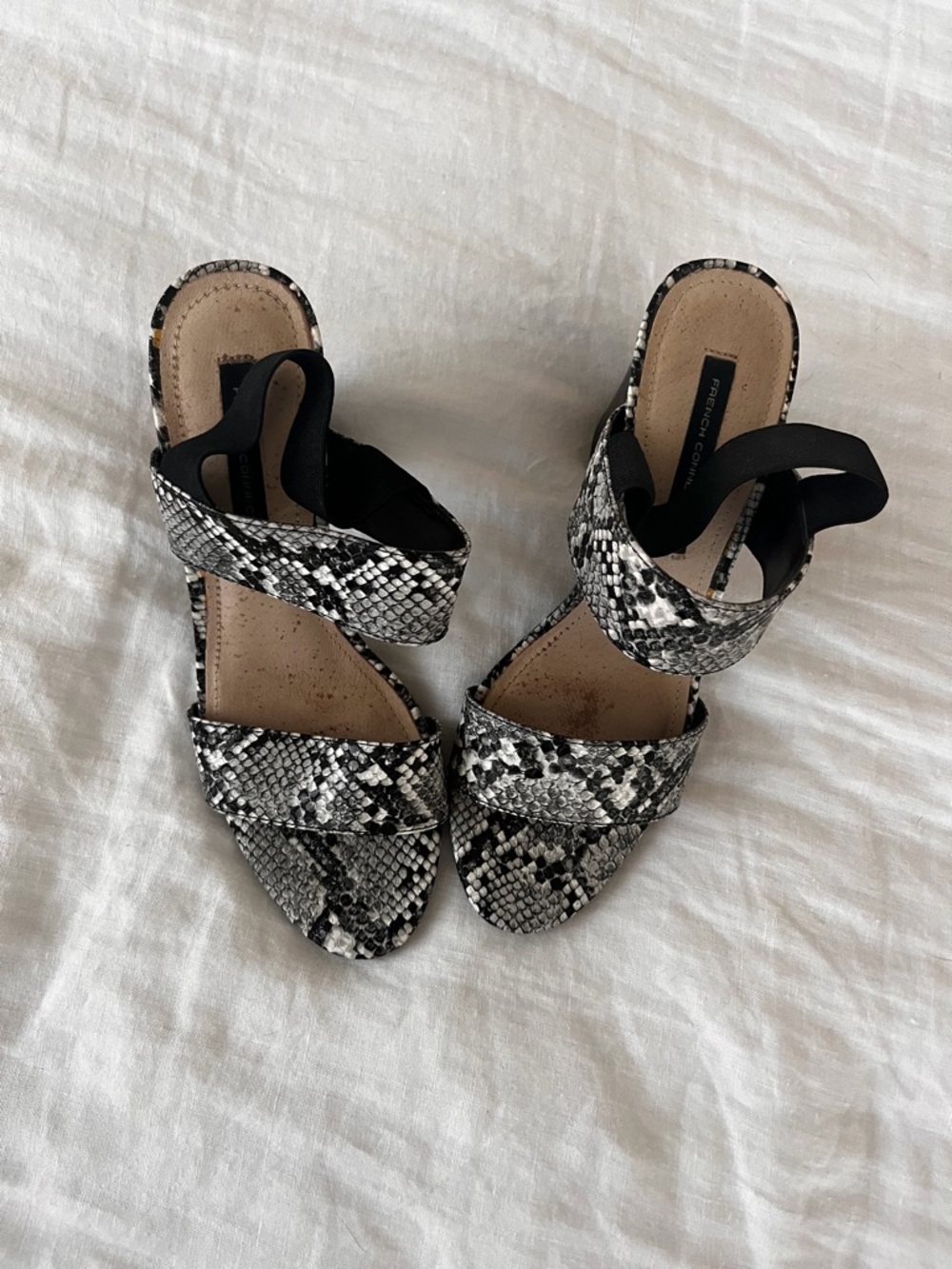 French Connection Snake-Print Black & White Strappy Women’s Sandals Size 6